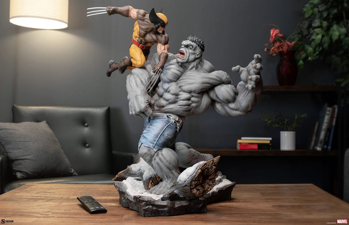 Sideshow Grey Hulk vs Wolverine Maquette Collectible Statue