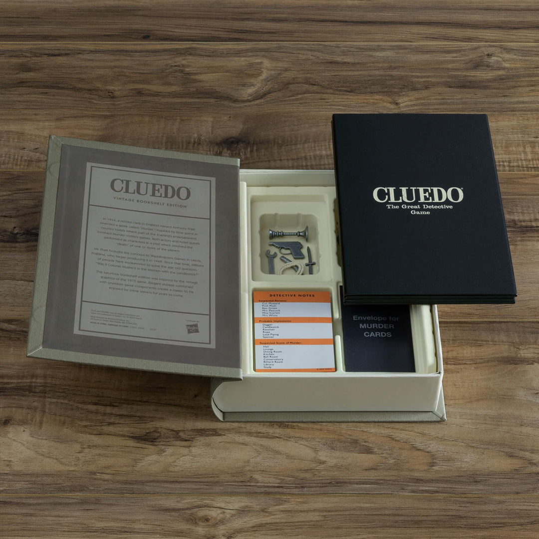 Cluedo Vintage Bookshelf UK Edition