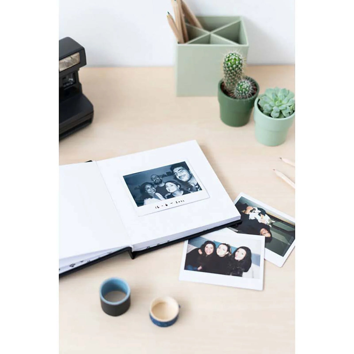 Snoopy Photo Album 24 Self-Adhesive Pages 16X16Cm