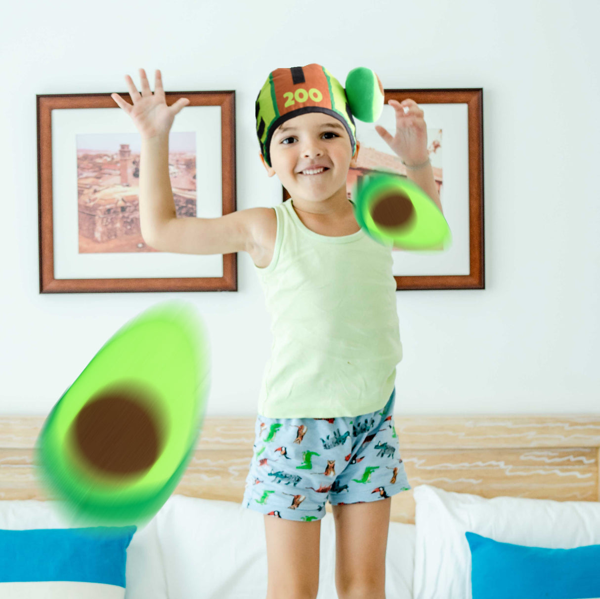 NEW Avo-Catch-O Head Smash Game Velcro 1 x Hat 3 x Avo Balls