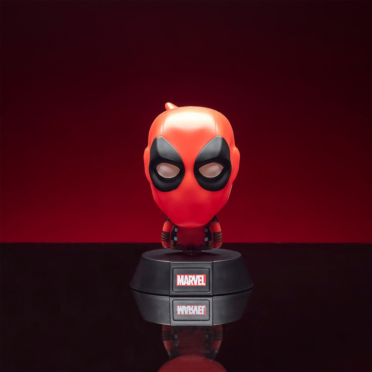 Marvel Icon Light Deadpool