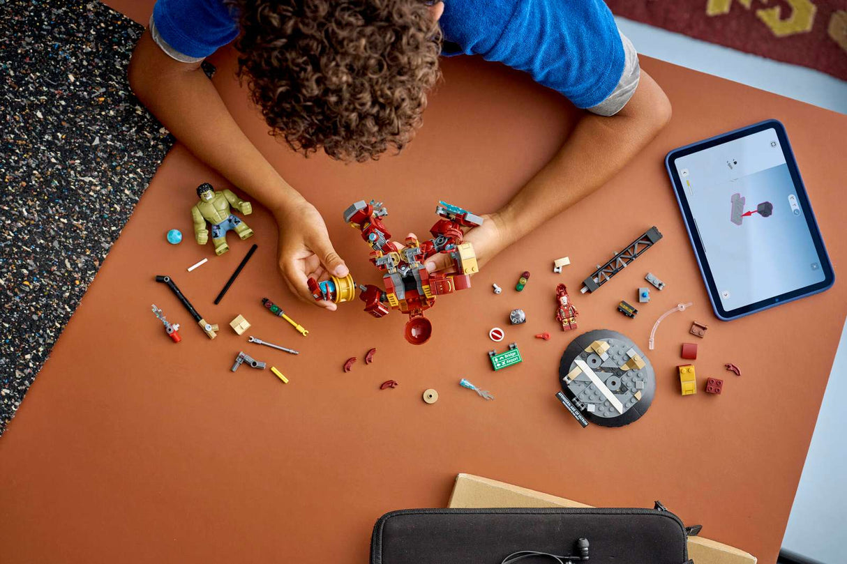 LEGO  Marvel Epic Battle Hulkbuster vs The Hulk Set 76343